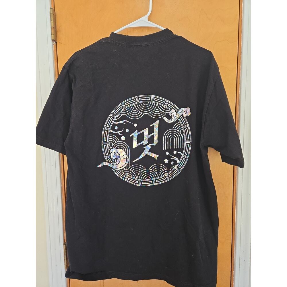 ATEEZ Towards the Light tour The Real holographic t shirt Size Large Authentic